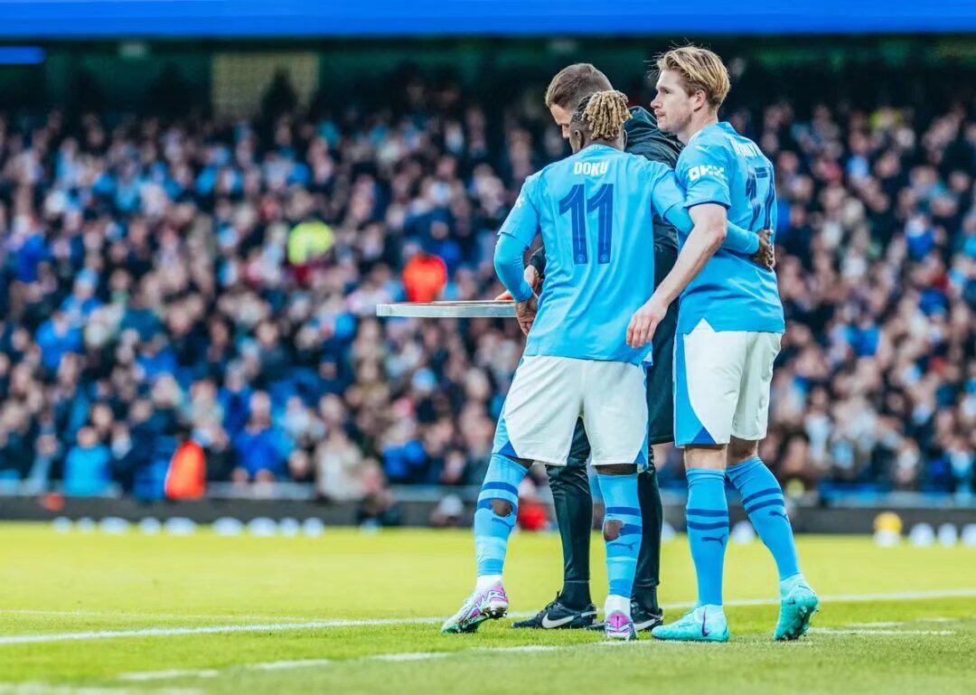 记者：帮助谢周三度过财政困境，曼联承担阿马斯租借所有费用