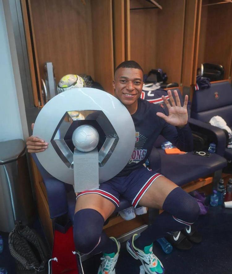 双作齐发：HARRISONWORLD携新作首秀萤火虫漫展